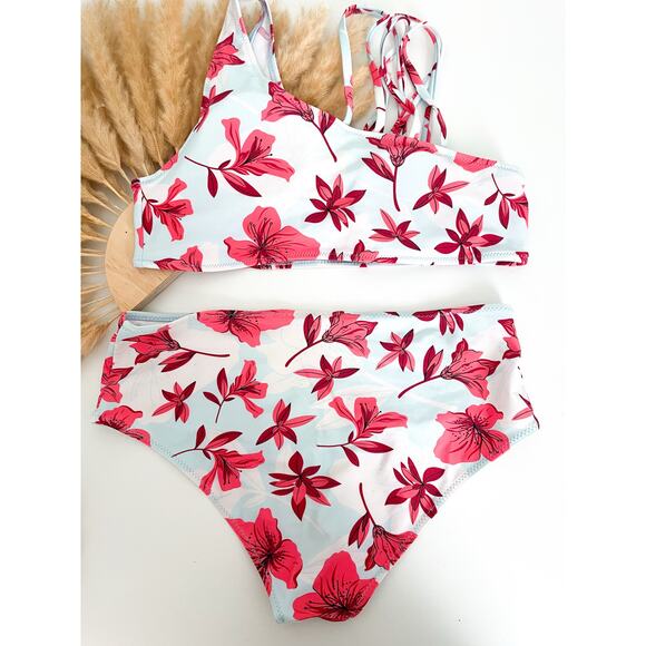 B1G2 FREE 🍁 Cupshe Floral Asymmetrical Bikini Swimsuit Medium Hibiscus 2 Piece - Picture 5 of 6